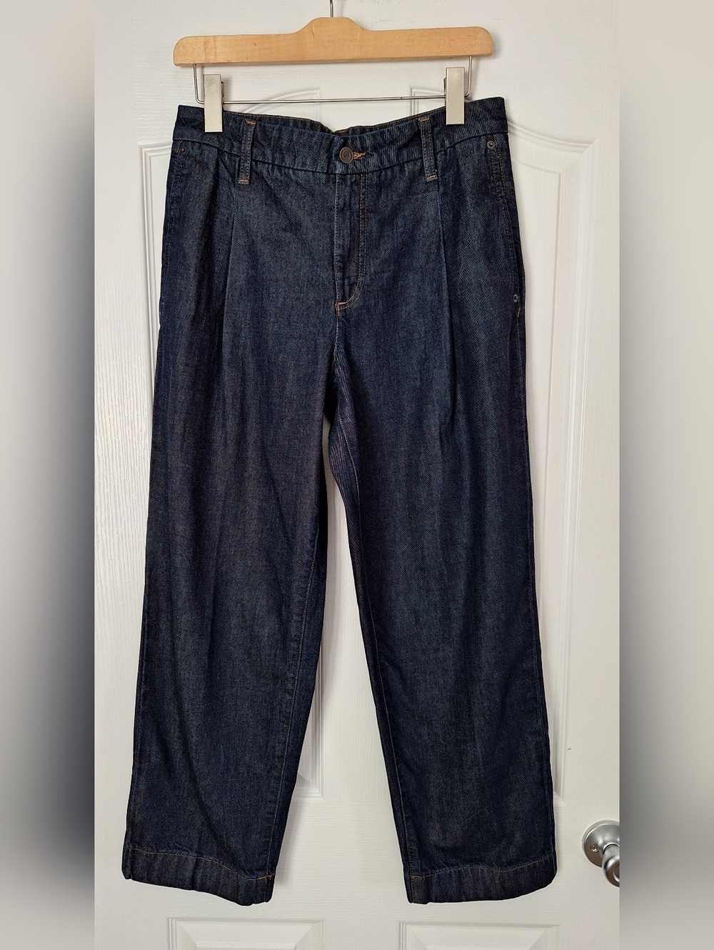 Banana Republic Dark Indigo Straight-Leg Jeans Pleated